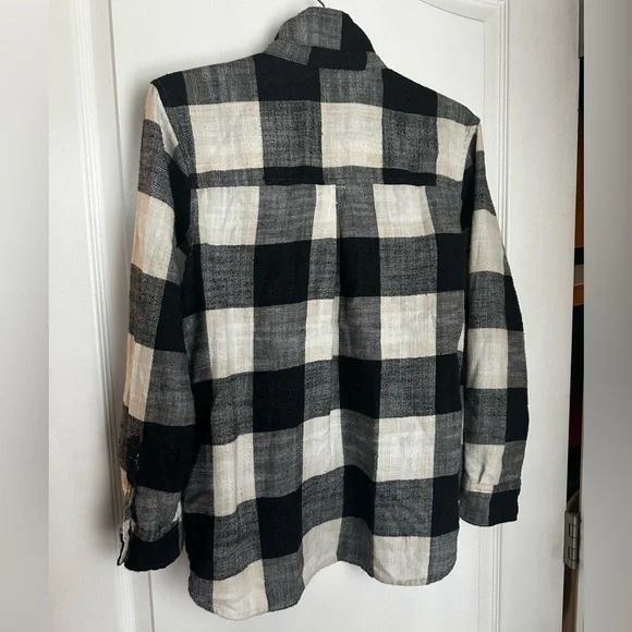 American Eagle Women’s Boyfriend Fit Button Down Flannel Top - Picture 3 of 6